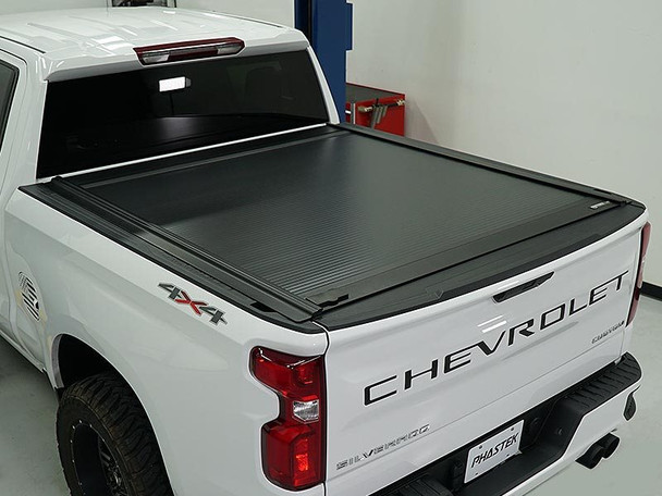 Retrax PowertraxONE MX Retractable Bed Cover, STD Rails W/OUT Stake Pockets :: 2014-2018 Silverado 1500 6.7ft Bed