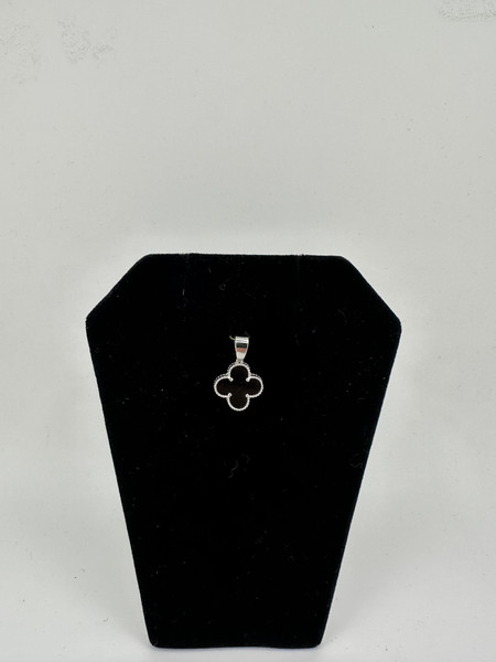 .925 sterling silver clover pendant