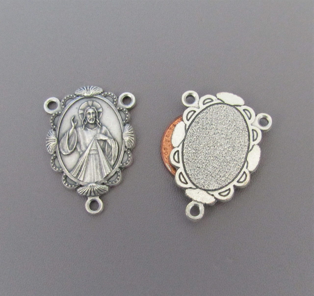 Divine Mercy Jesus Scallop Rosary Center*