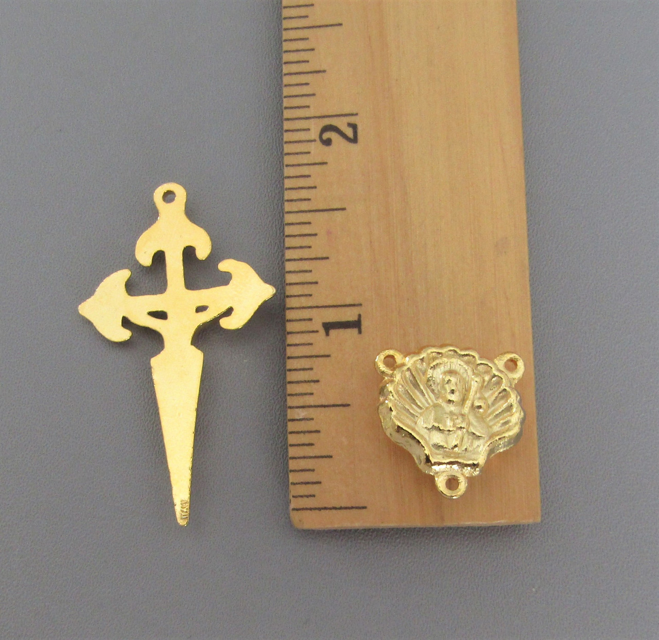 Rosary CENTER & CRUCIFIX St JAMES Camino de Santiago GOLD