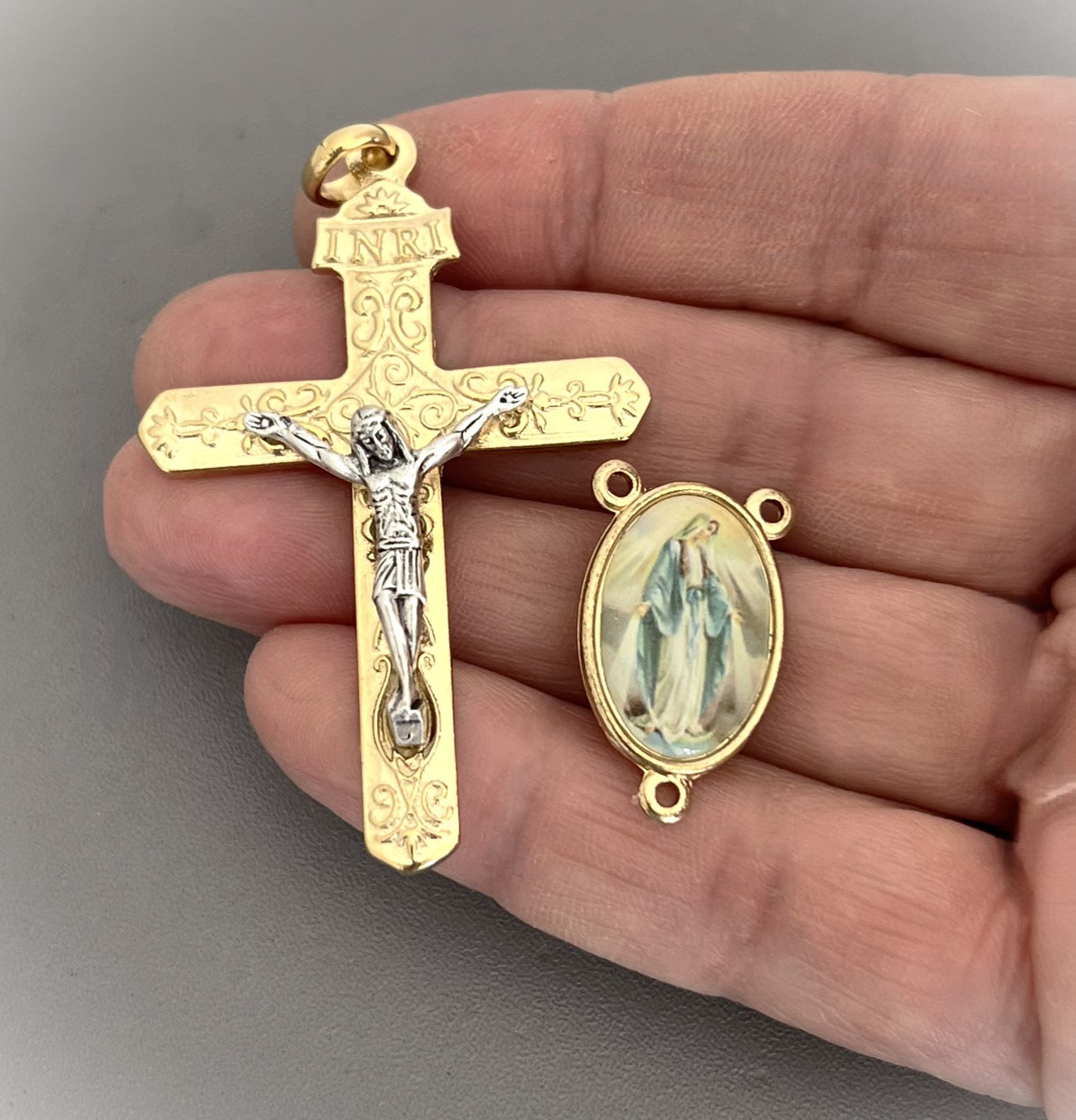 Lady GRACE Center &- Heavy Crucifix GOLD