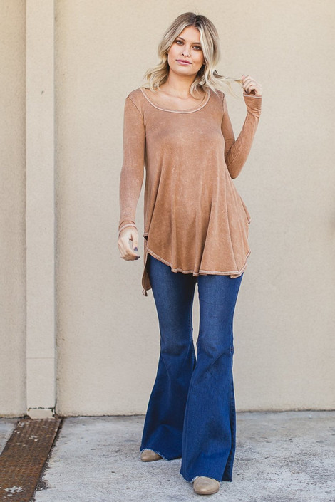 Court Acid Wash Top in Stone