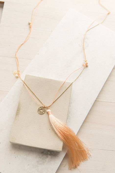 Delicate Dreamworld Necklace in Peach