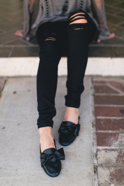 Bow Getter Loafer Slides in Black
