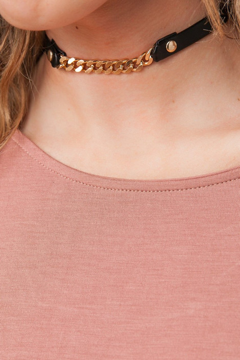 All Works Out Choker in Gold + Black