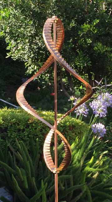 Stanwood Windskulptur Aus Kupfer – 'Spinning Ficus Leaves' – 6 Fuß Hoch, 2-flügelig – Für Garten & Terrasse