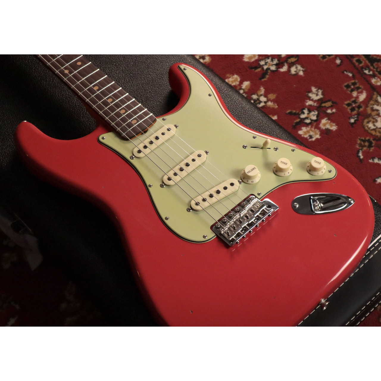 Fender Custom Shop 2023 Limited Edition 63 Journeyman Relic Strat, Aged  Fiesta Red