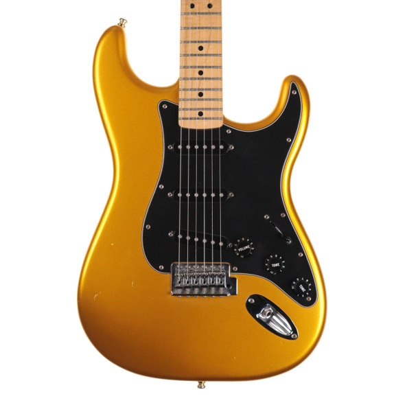 Fender Standard Stratocaster Satin, Maple Fingerboard, Blaze Gold (pre-owned)