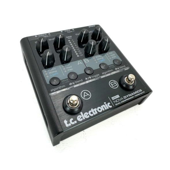 Akai C2M Hexacomp Multi-Band Compressor / Equalizer Pedal