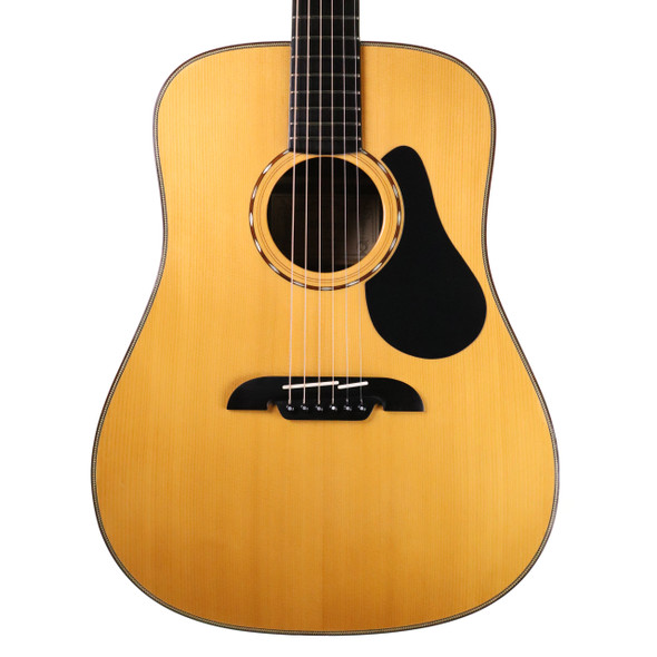 Alvarez Masterworks MD350 Acoustic Guitar, Natural with Gig Bag (pre-owned)