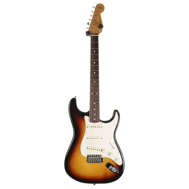 Fender Classic Series 60s Stratocaster Electric Guitar, Sunburst, Rosewood with Gig Bag (pre-owned)
