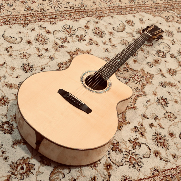 Dowina Master Series Acero JCE Electro Acoustic Guitar, Natural with Case (pre-owned)