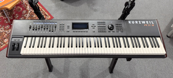Kurzweil PC3K8 Synthesizer with Free Flightcase (pre-owned)