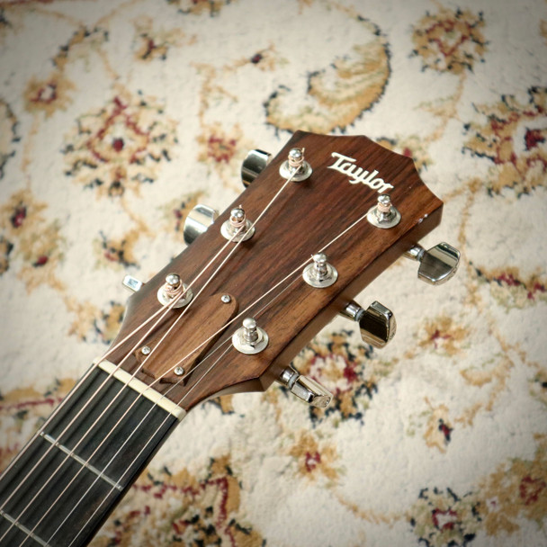 Taylor 322 Acoustic Guitar with Hardcase (pre-owned)