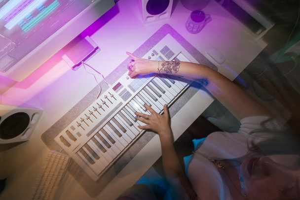 Novation Launchkey 61 MK4 White MIDI Controller Keyboard 
