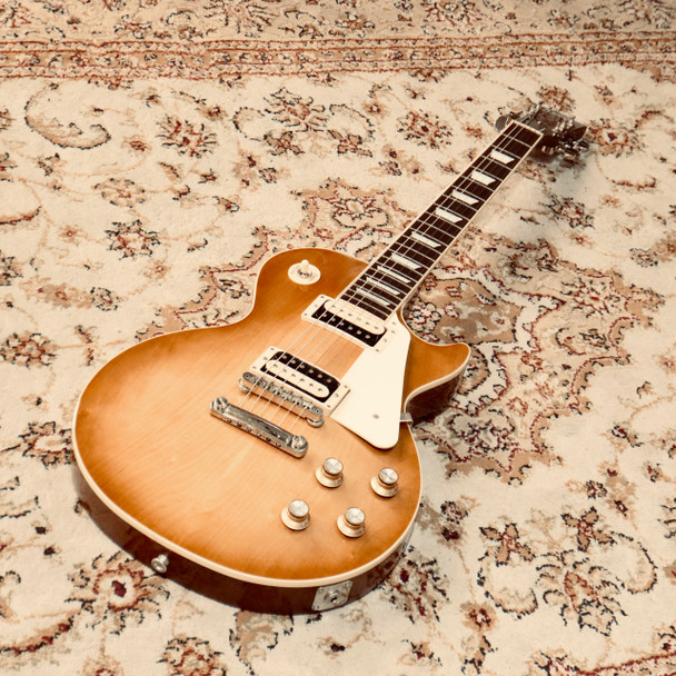 Gibson Les Paul Classic Electric Guitar, Honeyburst w/ Hard Case (pre-owned)