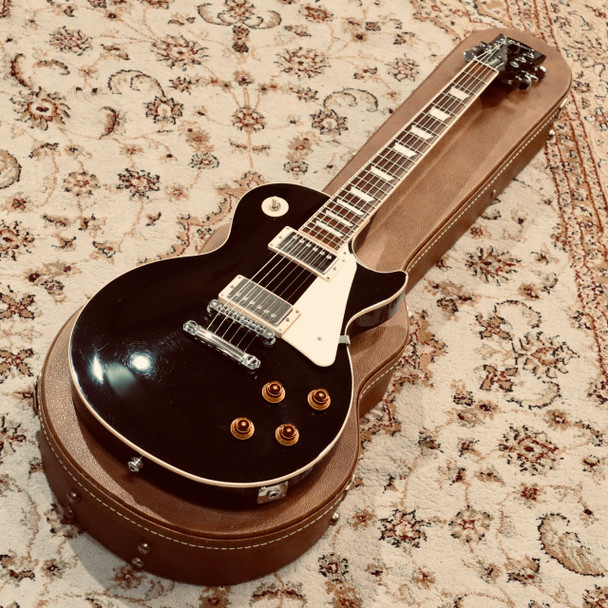 Gibson 2016 Les Paul Standard Electric Guitar, Ebony with Case (pre-owned)