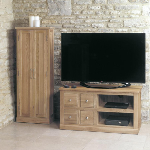 Mobel Oak Four Drawer Television Cabinet COR09A Mobel Oak Four Drawer Television Cabinet COR09A