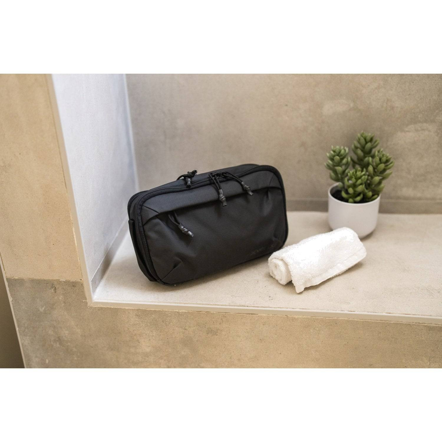 Vertx Urban Ghost DOPP Kit