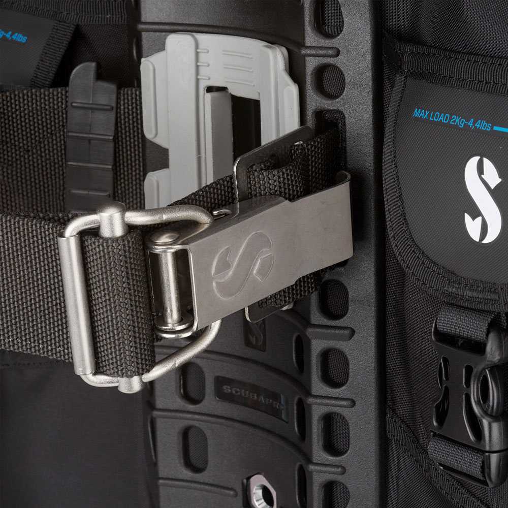 ScubaPro Level BCD - Cinch Buckle View