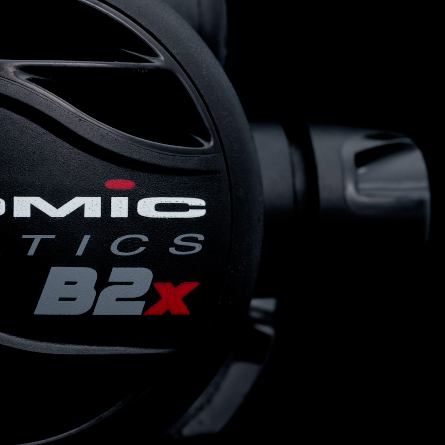 Atomic B2X Scuba Regulator (Yoke)
