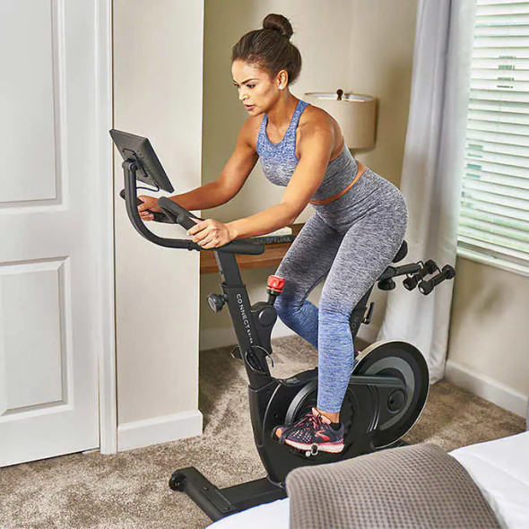 Echelon Connect EX-4s Spin Bike with 25.5 cm (10-in.) HD Touch-screen Monitor and 1-year Subscription