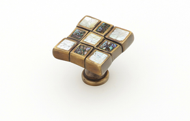 Avalon Bay Knob, Imperial Shell, White Mother of Pearl, Estate Dover, 1-3/8'' 658-ED