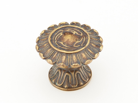 French Court Knob, Round, Monticello Brass, 1-1/2'' dia 937-MBR