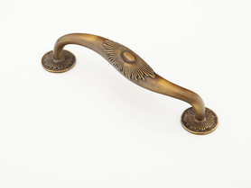 Sunburst Pull, Estate Dover, 5'' cc 975S-ED