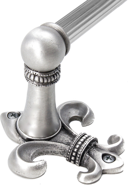 Charlemagne 16'' o.c towel Bar with 5/8'' reeded center 565R-11