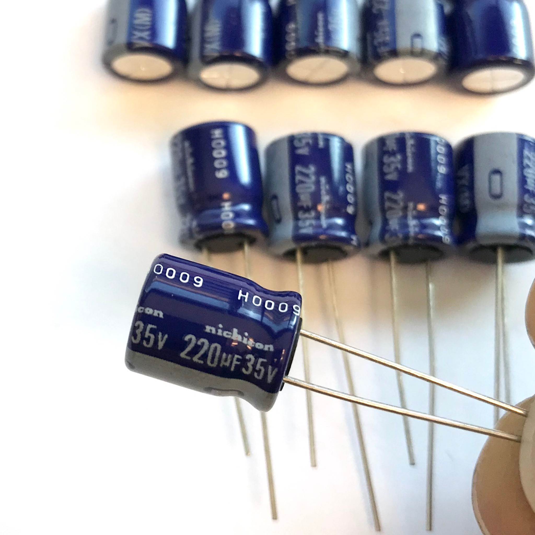 Pkg Of 10 2uf 35v Electrolytic Capacitor Radial 85ºc Nichicon Vx Series Orchidsound Electronics