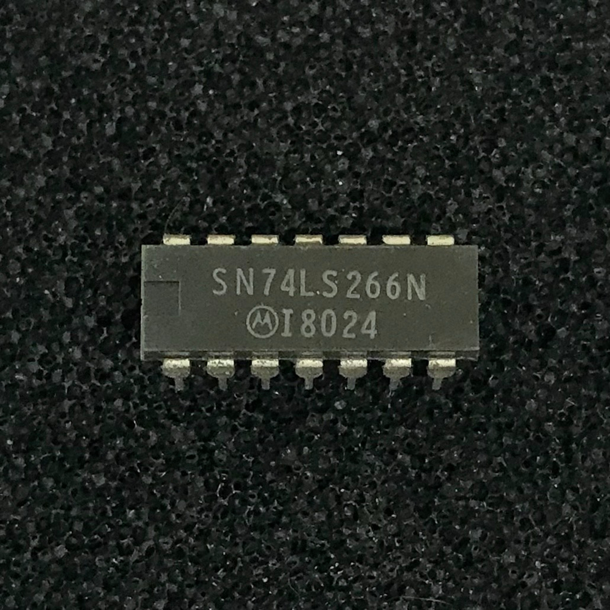 Motorola SN74LS266N Quad 2-Input XNOR Gate w/ OC Outputs PDIP-14 PKG of 5