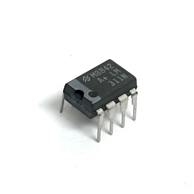 Jual IC LM393P LM393 Dual Differential Comparator LM 393 DIP8 DIP 8 Pin