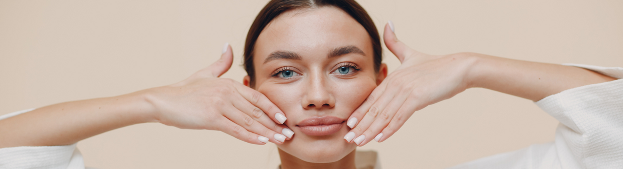 Come ridurre o prevenire le rughe con la ginnastica facciale