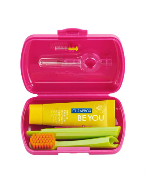 Curaprox - Travel Set Magenta Kit Igiene Orale Fuori Casa Curaprox - Travel Set Magenta Kit Igiene Orale Fuori Casa