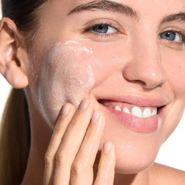 Veralab - More Soft Mousse Detergente Viso Lenitivo e Protettivo  Confezione 125 Ml