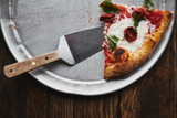Palettes à pizza et palettes à gâteau / tarte