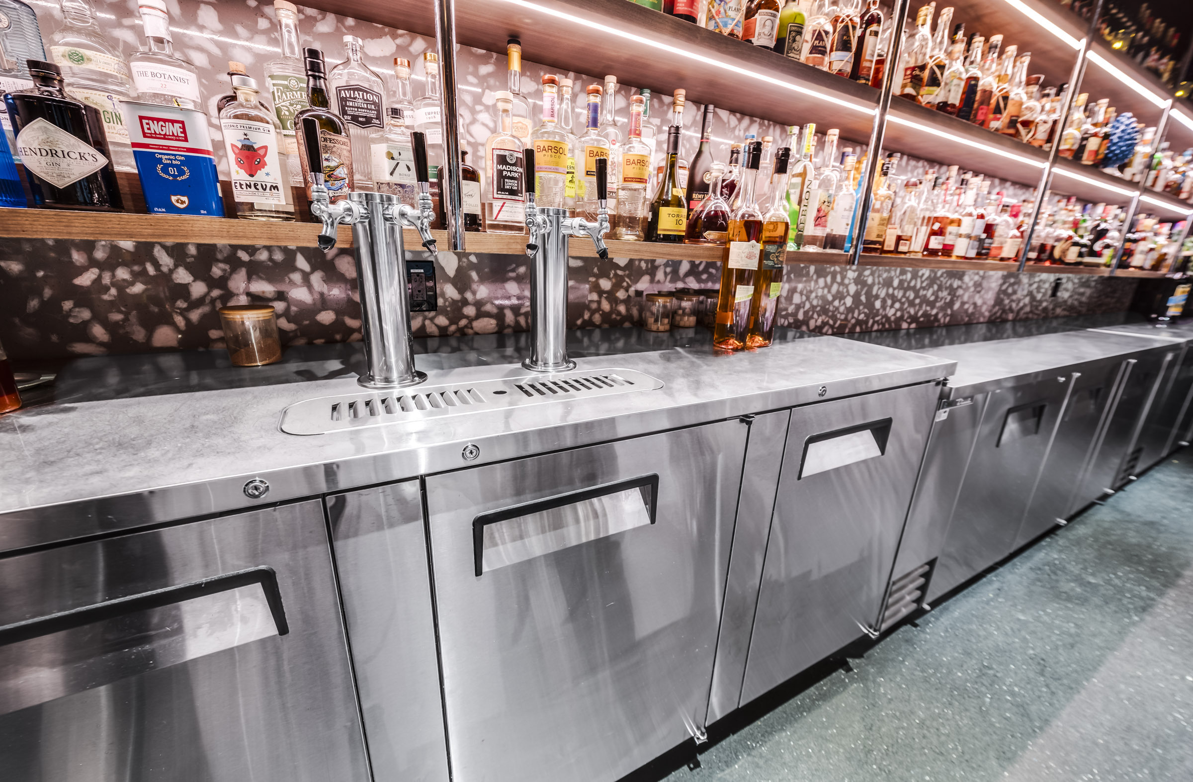 Le Mal Nécessaire Bar Montréal