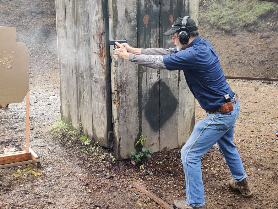 Robin with his Canik MC9