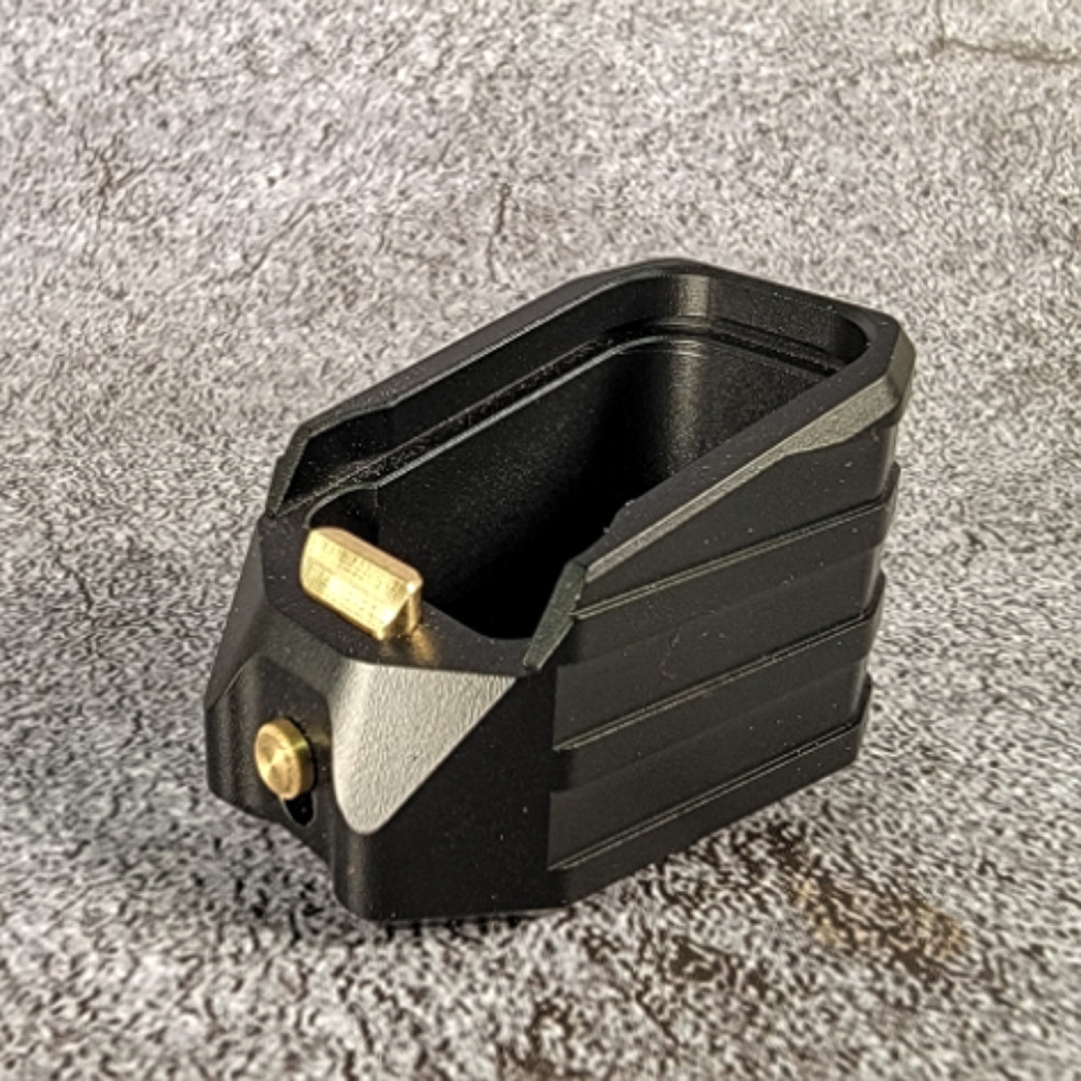 Sig P365 Xmacro +4 Basepad v2.0 - Brass - Black - Taylorfreelance