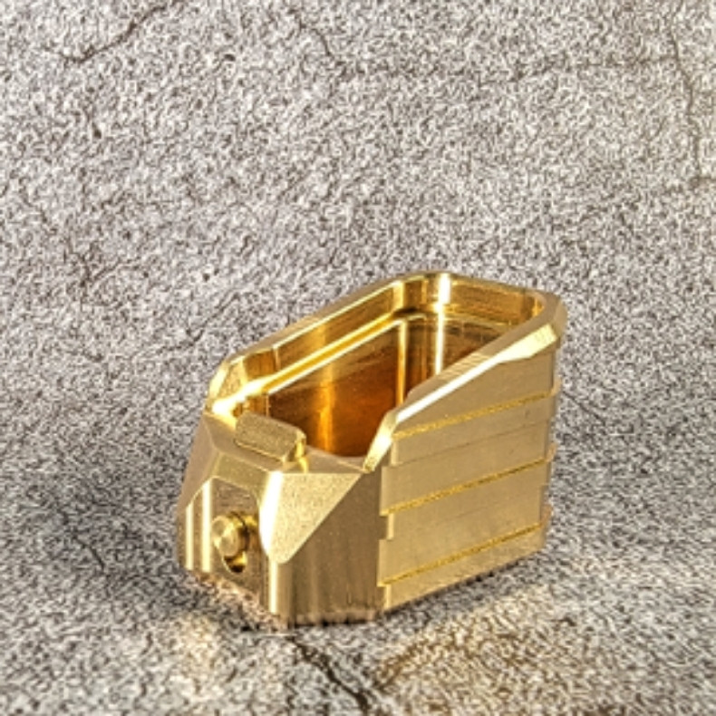 Sig P365 Xmacro +4 Basepad v2.0 - Shiny - Brass - Taylorfreelance