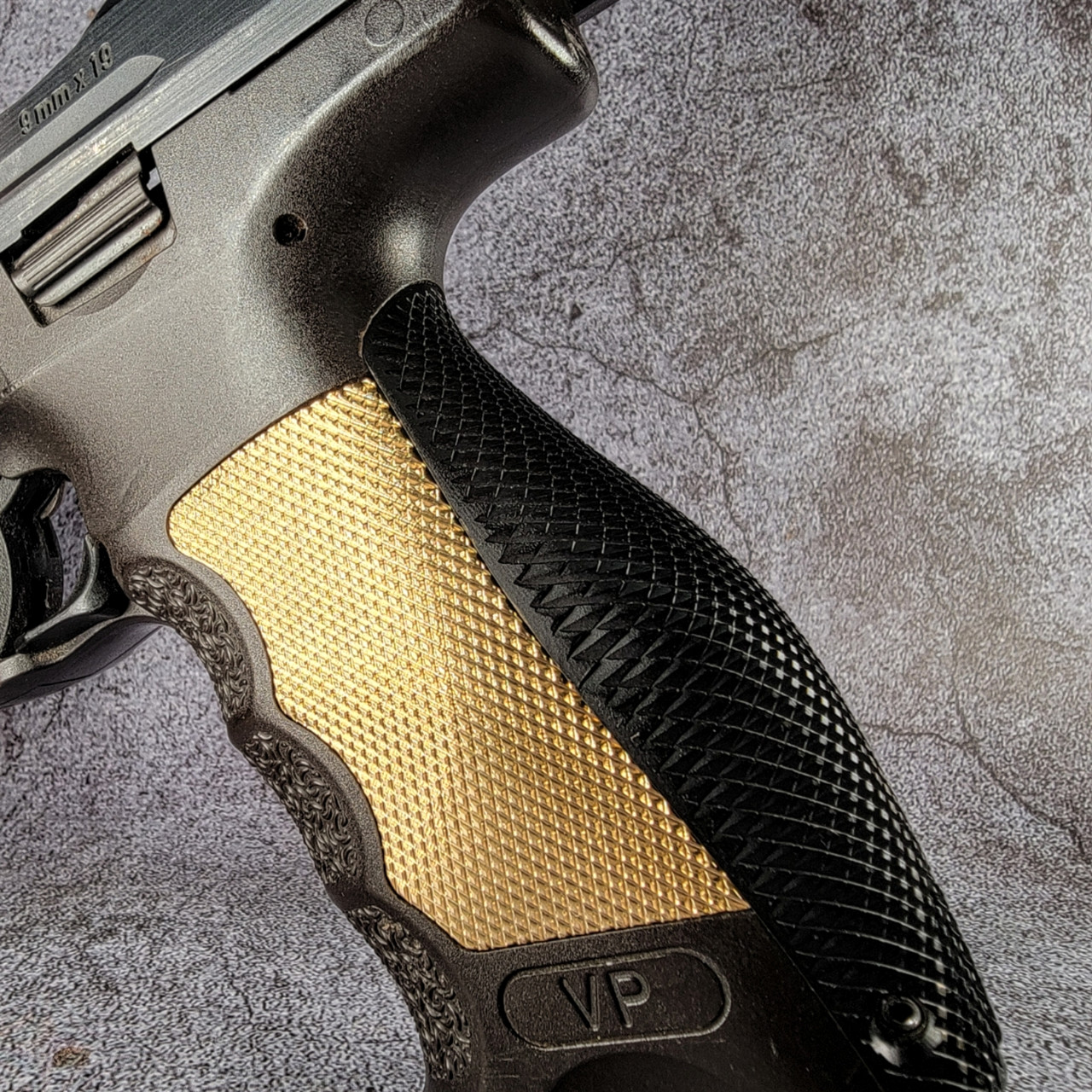 HK VP9 Grip Panel - RIGHT - Medium - Brass - Shiny - Taylorfreelance