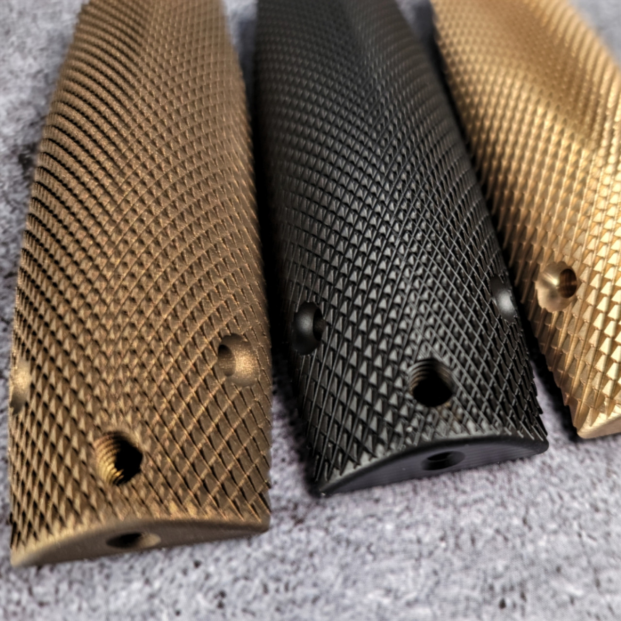 頸椎スプレッダー Closeout - Undersize Canik Mete/Rival Death Grip Backstrap - Brass