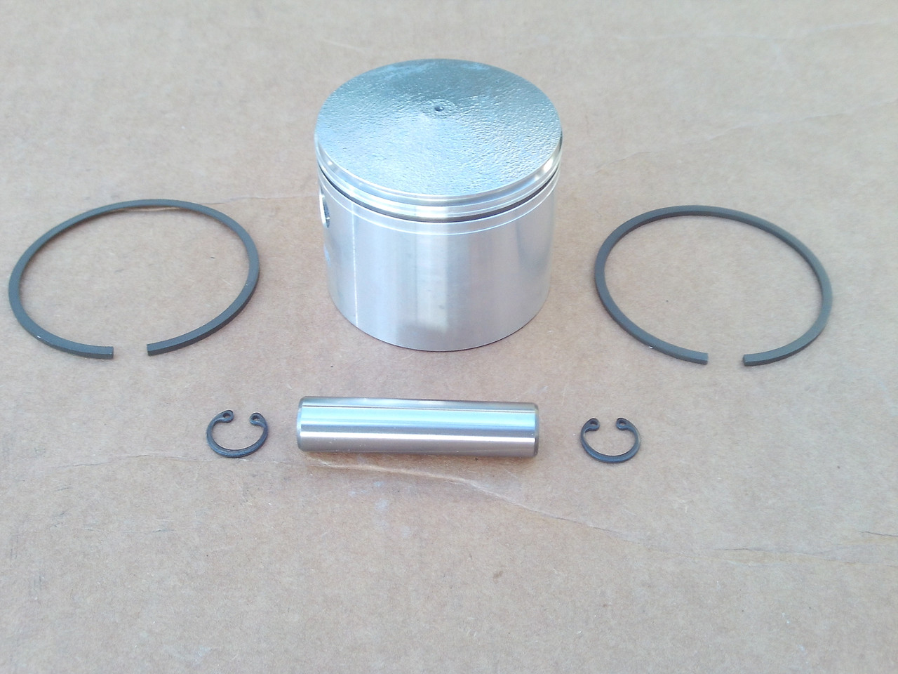 Piston, Rings for Lawn Boy "F" Engine 682986, 924923, 924923 engine