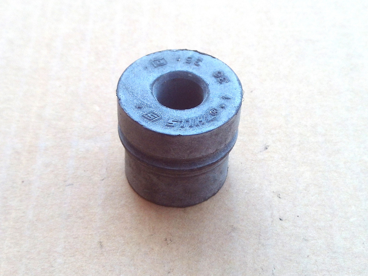 Annular Rubber Bushing Buffer for Stihl 024, 026, 038, 084, 088, MS240, MS260, MS380, MS381, MS880, TS400 Cutquik 1121 790 9912, 11217909912