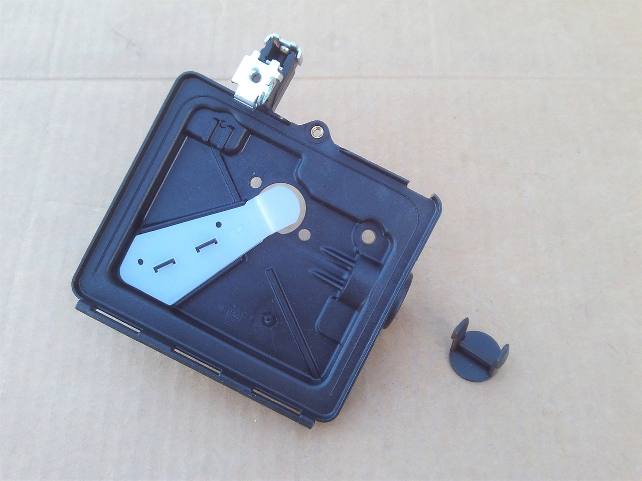 Briggs and Stratton Air Filter Back Plate Base with Primer Bulb 795259 792040 691753 224815 496116 &