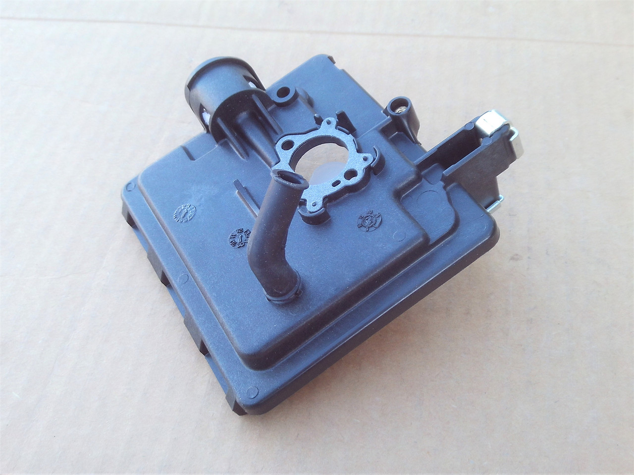 Briggs and Stratton Air Filter Back Plate Base with Primer Bulb 795259 792040 691753 224815 496116 &