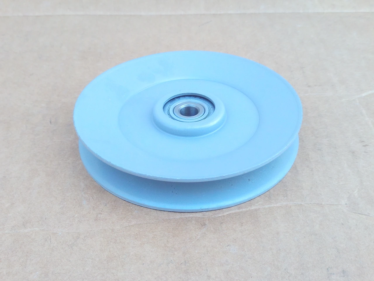 Idler Pulley for John Deere AM103289 AM103542 AM105693 AM30844 AM32369 AM32380 AM34812 AM37322 AM38171 M44193 ID: 3/8" OD: 4-1/2"