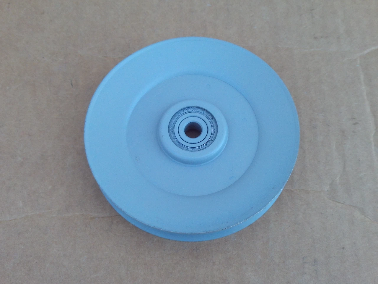 Idler Pulley for John Deere AM103289 AM103542 AM105693 AM30844 AM32369 AM32380 AM34812 AM37322 AM38171 M44193 ID: 3/8" OD: 4-1/2"