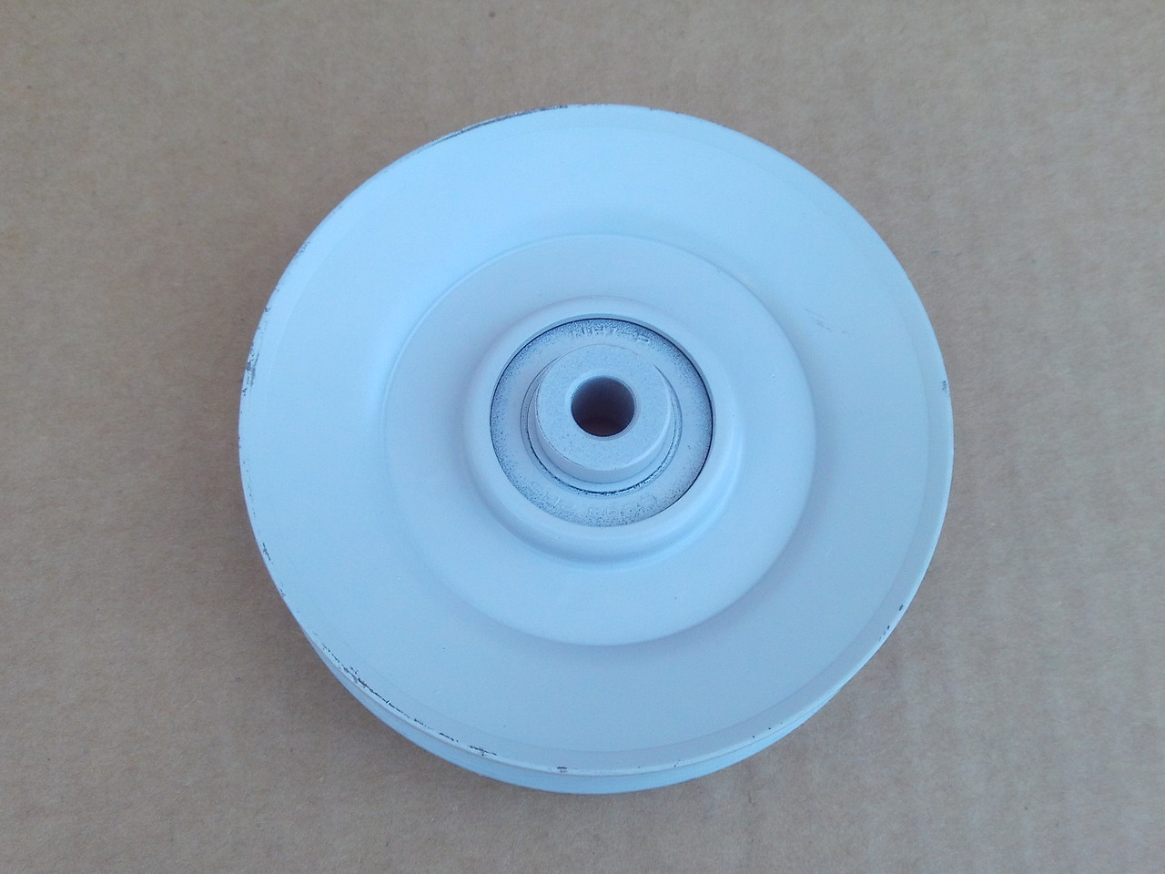 Idler Pulley for Case C10463, C25370, ID: 5/8", OD: 4-1/4", Height: 7/8"